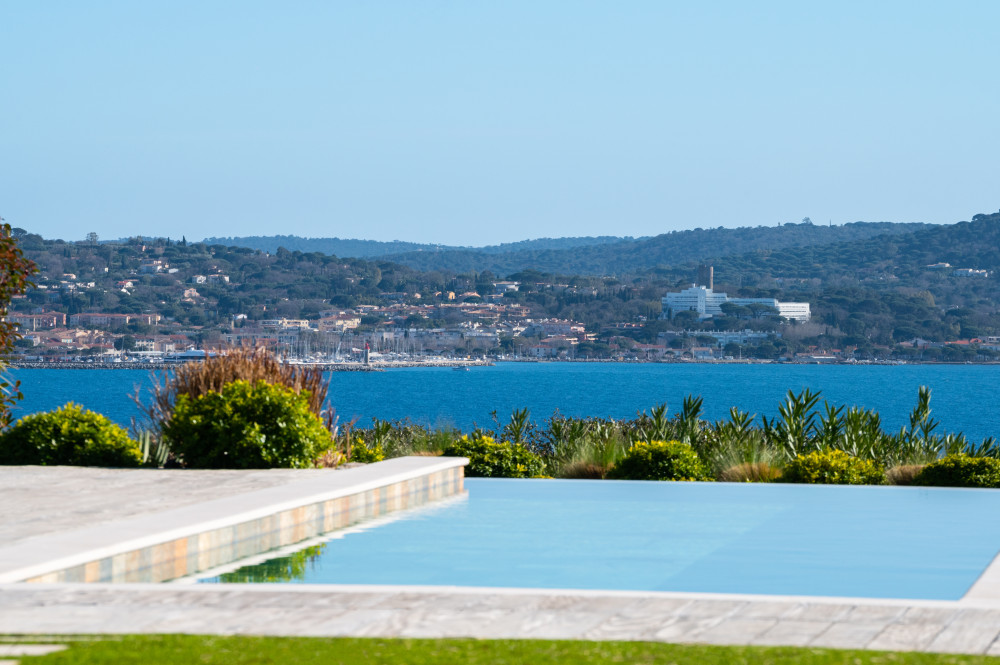 New contemporary villa with panoramic sea view in Sainte-Maxime