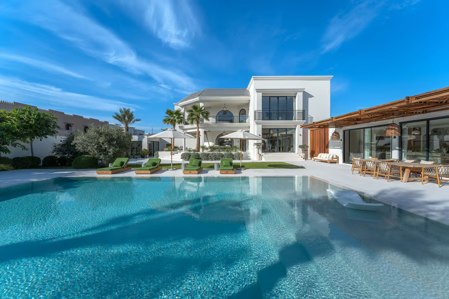Bespoke Private Villa with Stunning Garden & Pool In Dubai