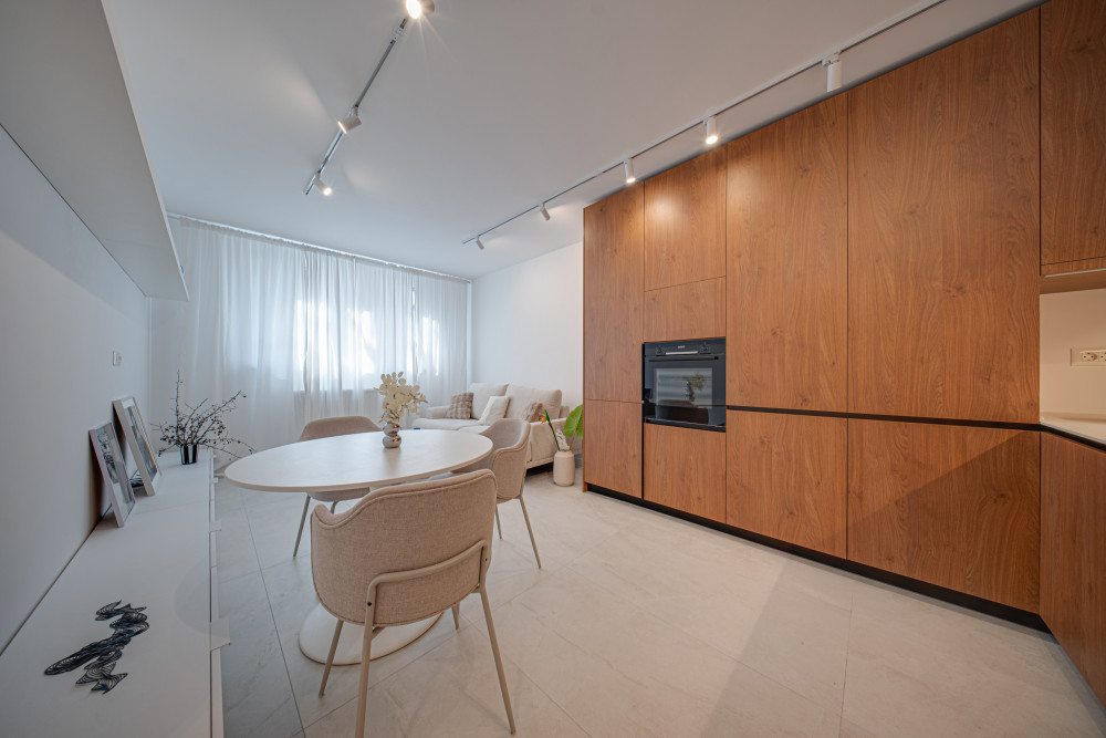 Designer one-bedroom apartment for rent in Oborishte district